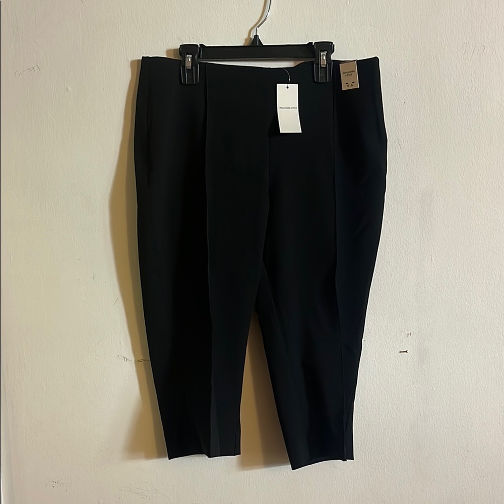 A&F Black Capri Pants